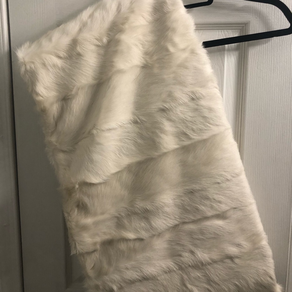Donna Karan collection shoulder wrap